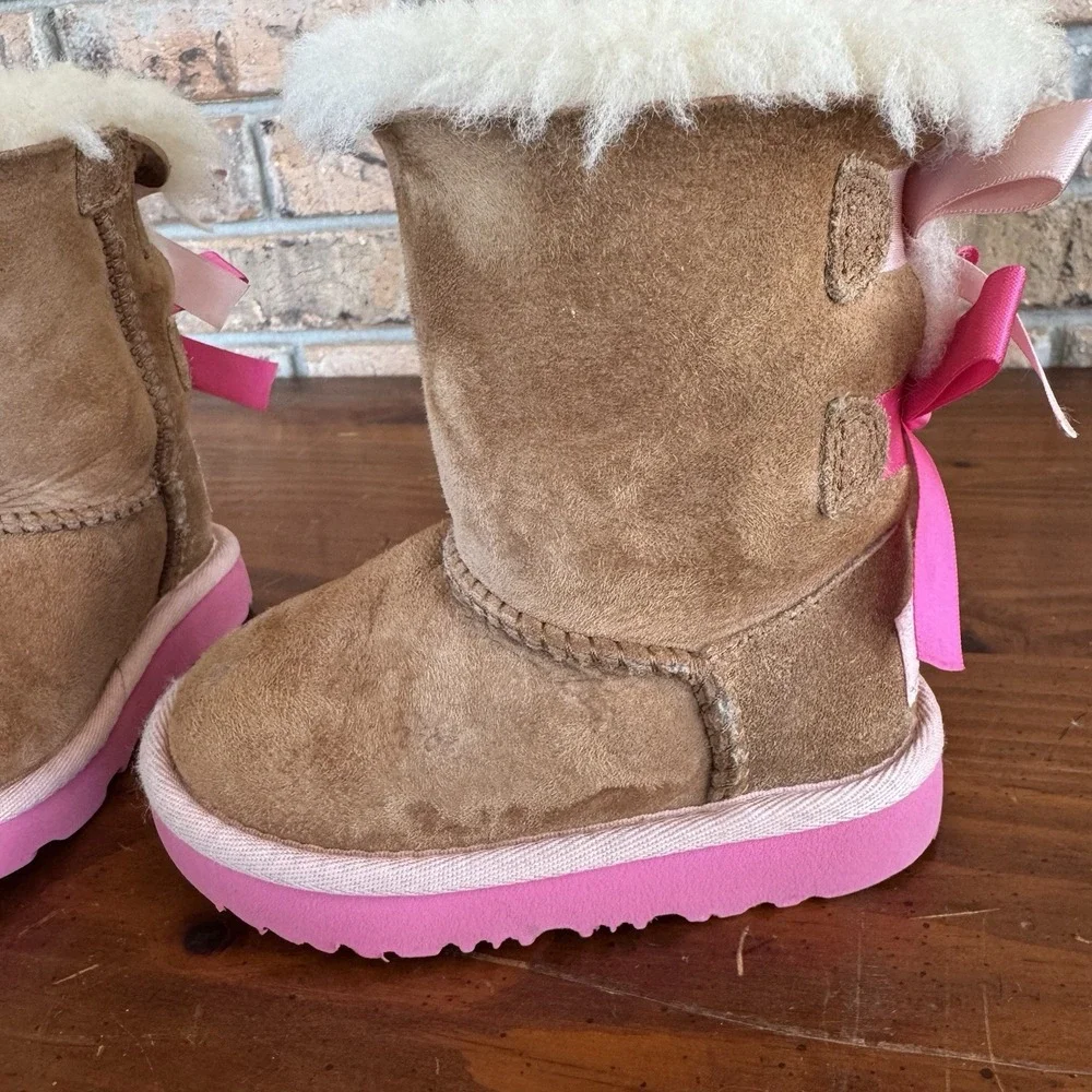 UGG‎ Toddler Bailey Bow II - Chestnut/Pink - 1017394T Size 6